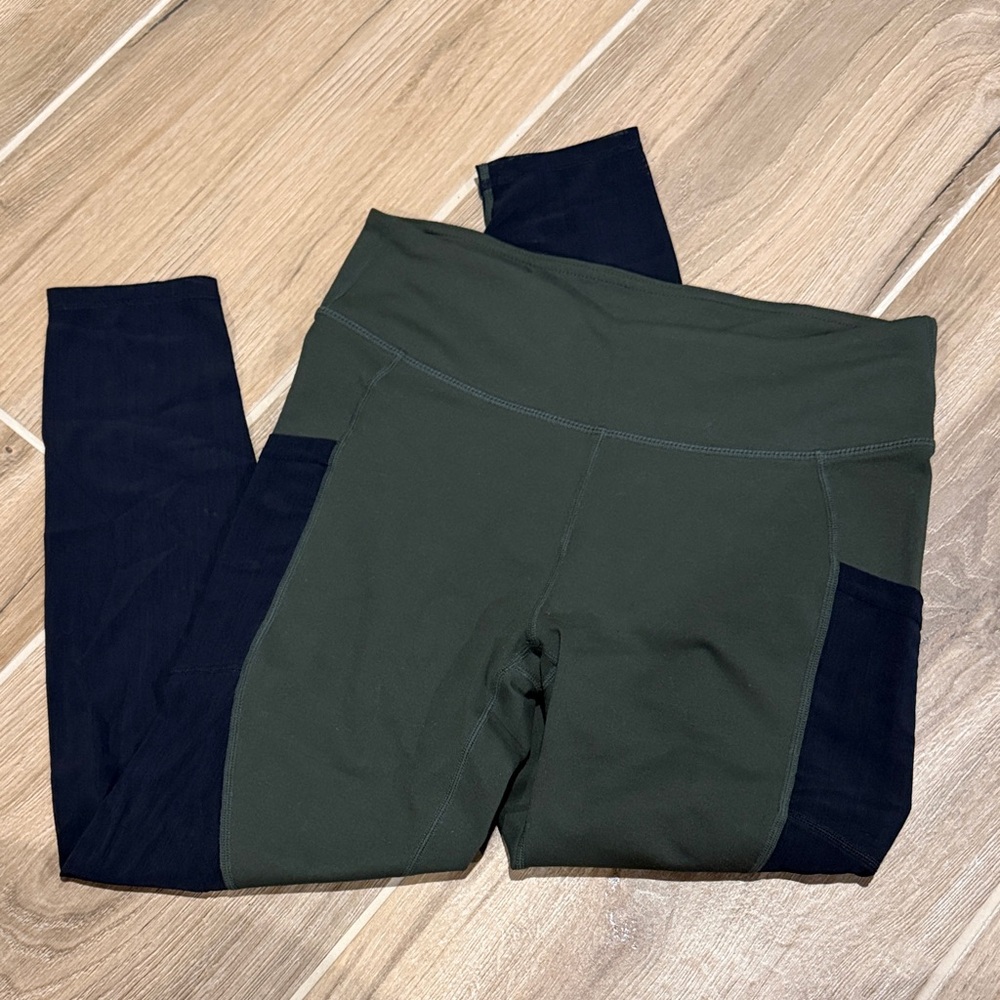 Green Medium Fabletics M Cropped Leggings with black mesh side